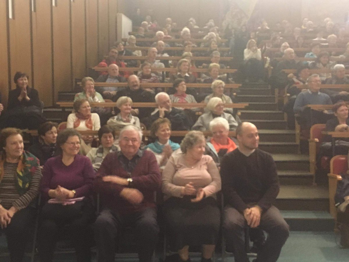 MO_Velenje's tweet photo. Zupanov sprejem za prostovoljce.
@BojanKonti: "Hvala za vso vaso pomoc. Potrebovali Vas bomo tudi v letu 2017. Naj bo zdravo in SR(E)ČNO!" https://t.co/Puyvfkiivq