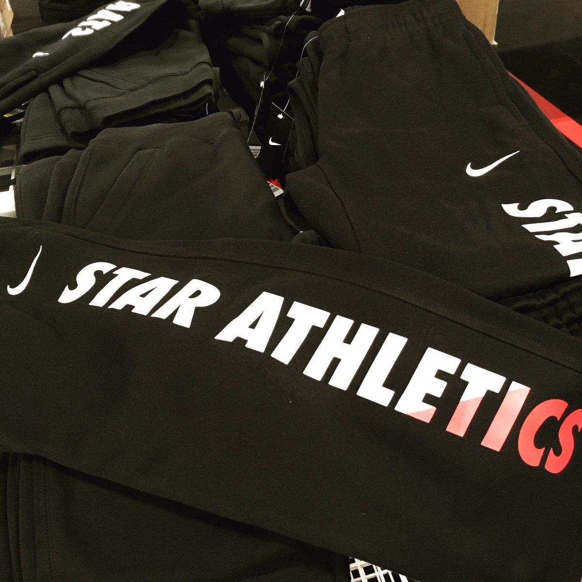 STAR_TeamStar's tweet photo. #starproshop items. Get yours at 6pm tonight!! 😍⭐️ https://t.co/BkWl2CtkC2