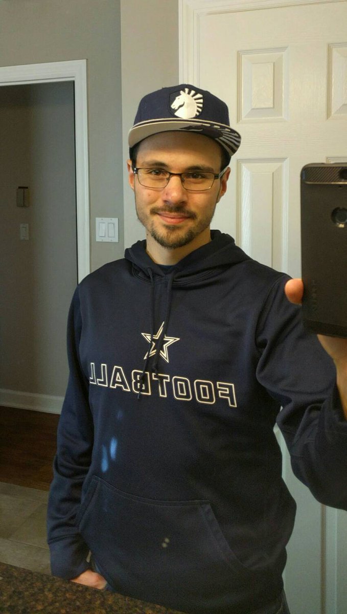 bluemoonGG_'s tweet photo. It's convenient that my two teams match. #TLWIN #DALWIN https://t.co/x8zclpHmCd