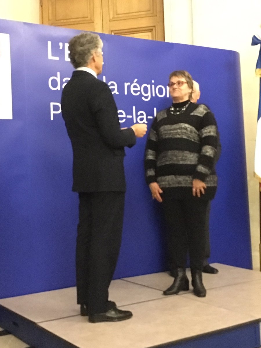 CD_44_FSCF's tweet photo. @C_Babonneau psd de la #Cambronnaise présent pour récompenser avec le préfet #PDL 50 années d'engagement asso de 3 bénévoles #FSCFmaPassion https://t.co/wB3wHarXVf
