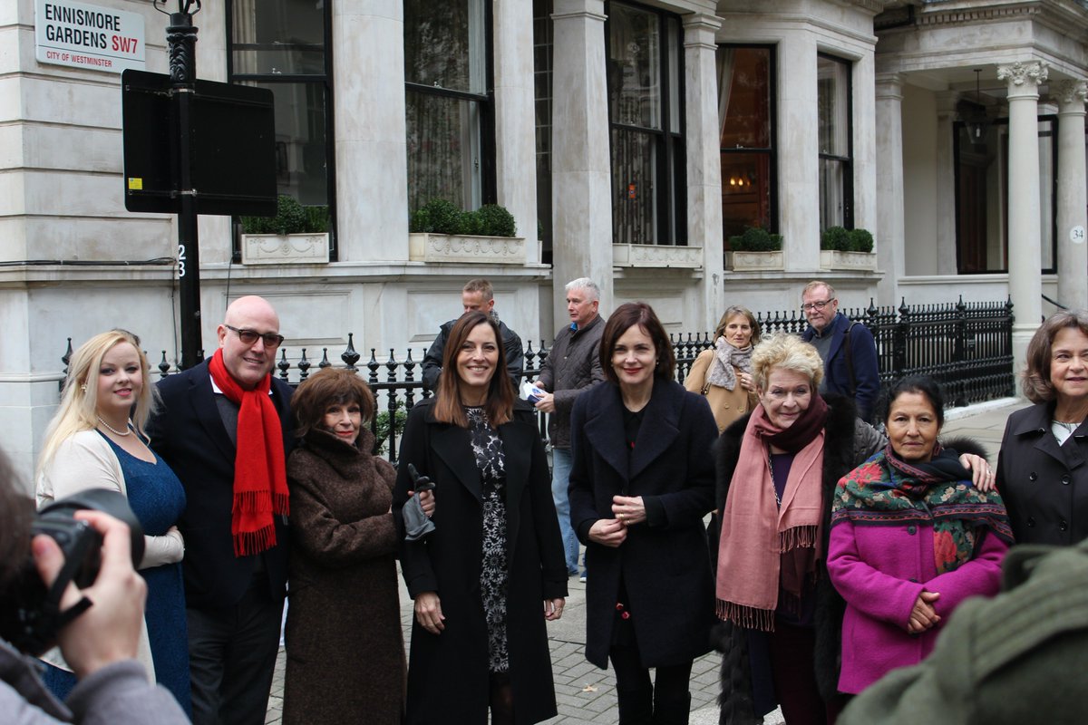 Ava Gardner's <a href="/EnglishHeritage/">English Heritage</a> Blue Plaque: @followmisshope, <a href="/ceciliapeck/">Cecilia Peck (she/her)</a> <a href="/gregorypeck100/">Gregory Peck</a> <a href="/ElizabethMcGov/">Elizabeth McGovern 🇺🇦</a> <a href="/janetsuzman/">Janet Suzman</a> @ahtofficial <a href="/qvh/">Queen Victoria Hospital NHS Foundation Trust</a>