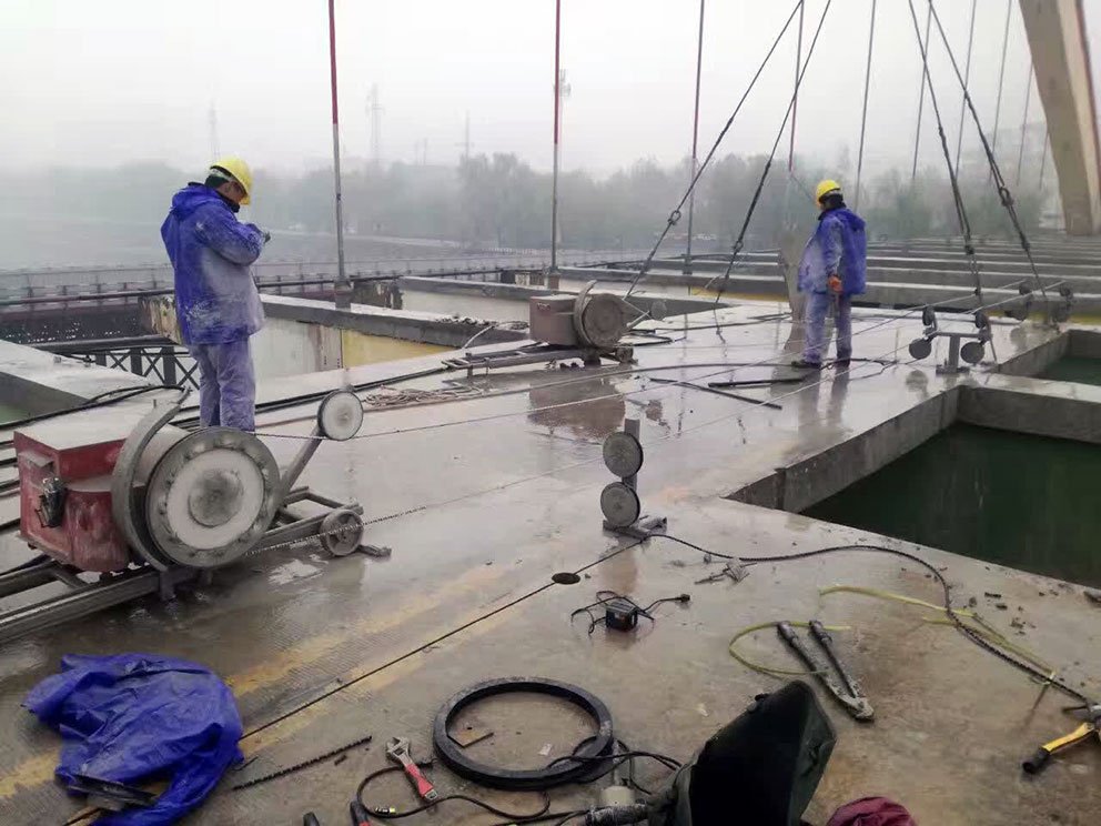 SharingTools's tweet image. Fulfill Multi-tasks. Updated electric wire saw machine