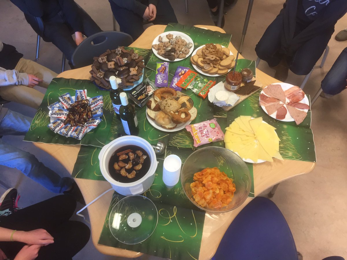 End of the term celebration with <a href="/RobertWollin/">Rob Wollin</a> and his German CTF class. Thanks for the invite! #nonalcoholicgluhwein #delicious