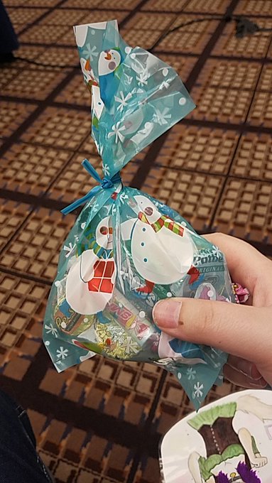 Con-goer came in and gave security presents!  Thank you Nacho! (Don't know twitter handle) #furfest https://t<a href="/tag/furfest"class="tags"><span>#furfest</span></a>
