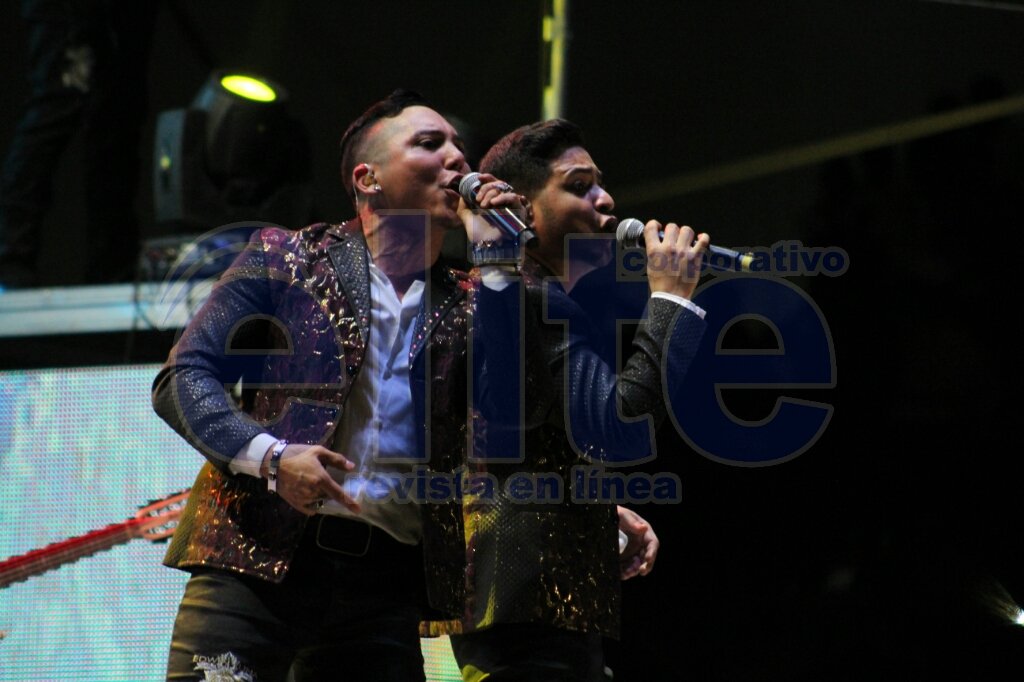elitechiapas's tweet photo. Avances del concierto de @edwintrakalosa y @bandatrakalosa en el #ForoChiapas (Masivo) de la @FeriaChiapasAC . #Corporativoelite #CElite https://t.co/oWheYPWbDv