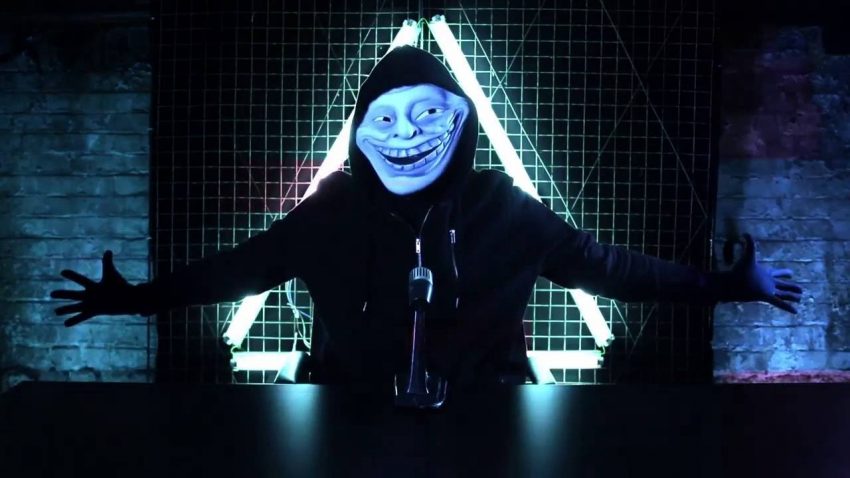 TenEightyUK's tweet photo. YouTubers took part in Mattessons' #HuntTheHacker campaign to help teach young people basic coding skills: https://t.co/C2lLv2Bjjv https://t.co/xV4pYyUhgf