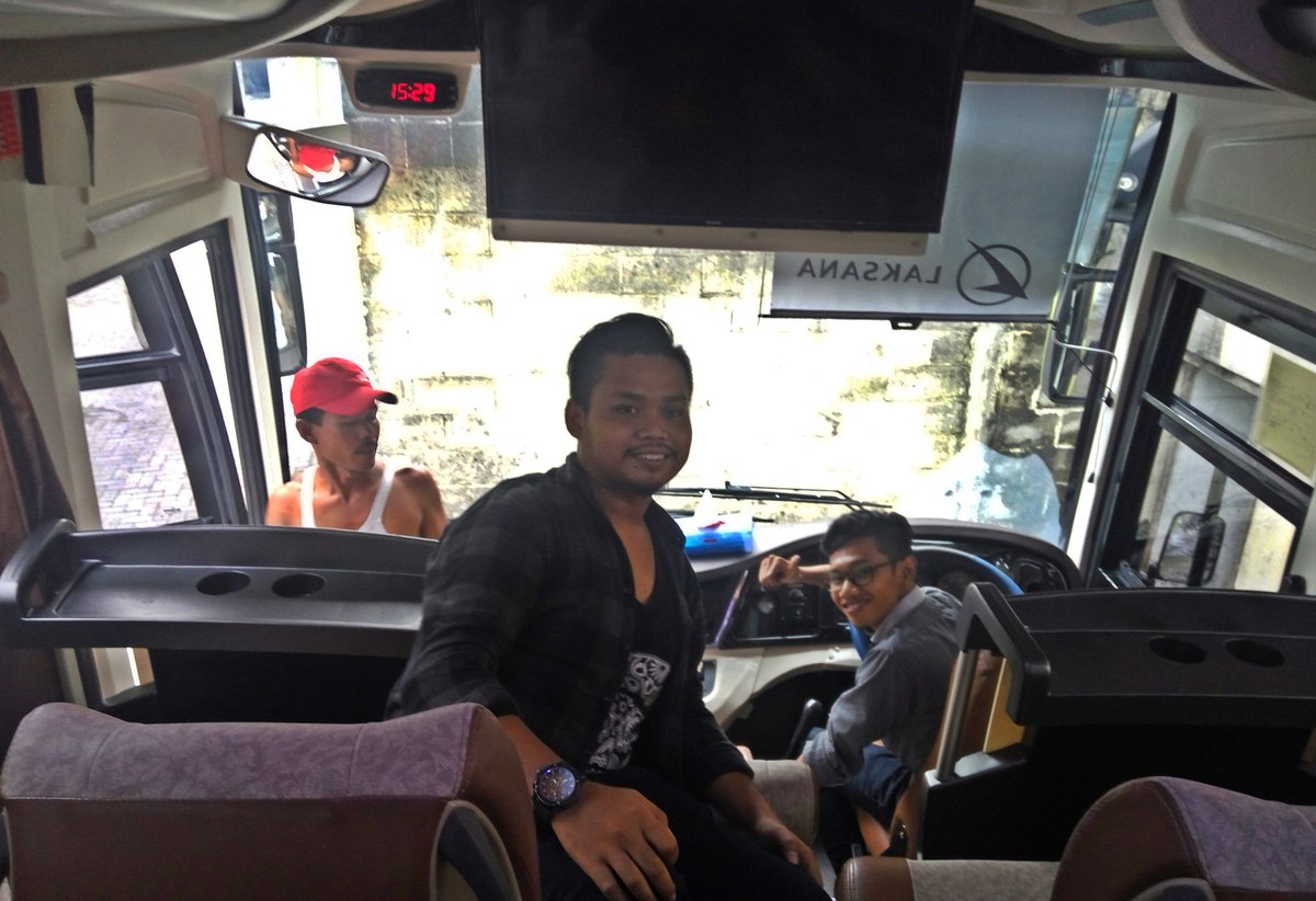 nizarzainury's tweet image. Ini Interior #legacysr2 po #tamijaya #tamjayalovers #bismania @BismaniaKaskus @Ayonaikbiscom @SukaFotoBis @Bismen48 @karoseriID at jogja