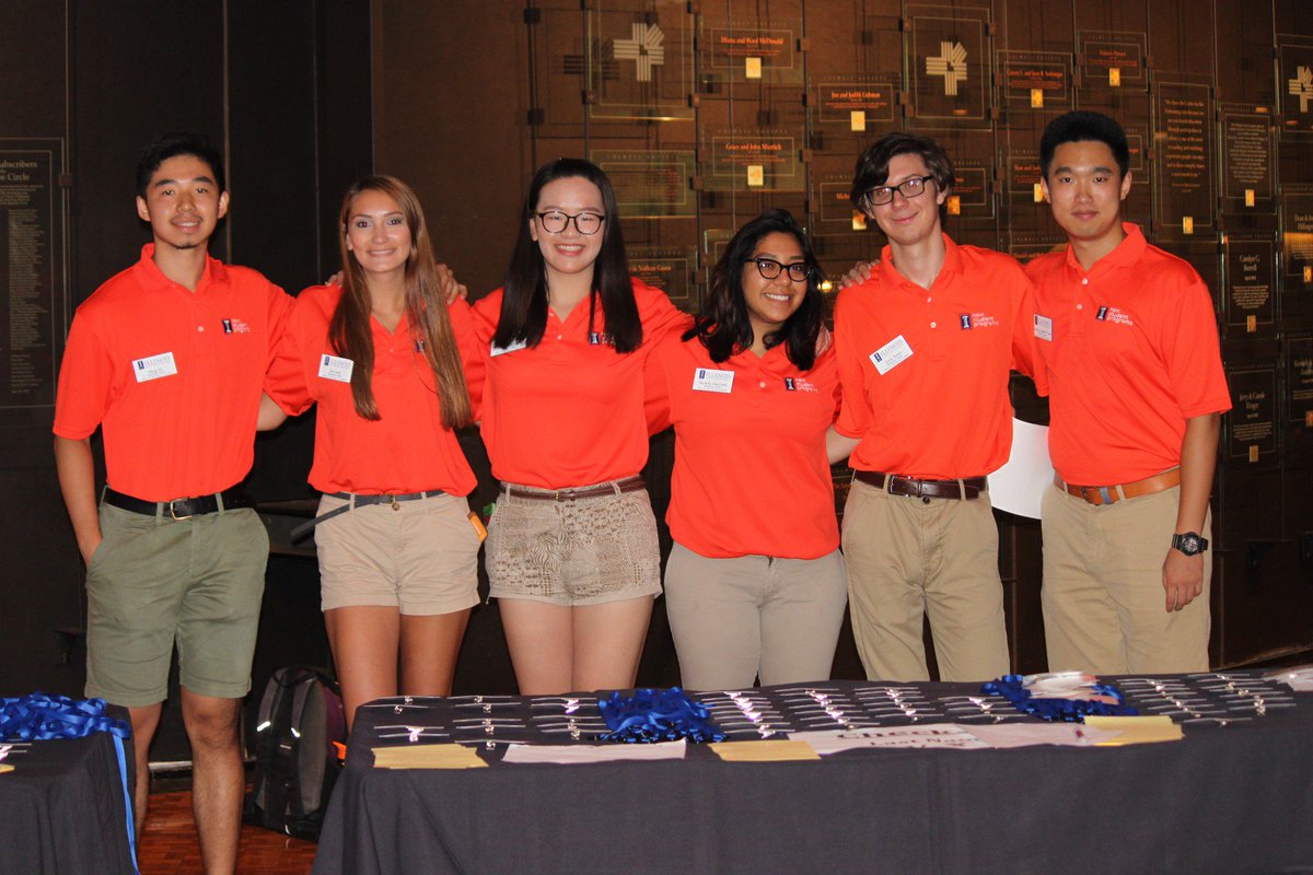 illinoisnsp's tweet photo. Orientation Leaders from the 2016 OL Team during NSP International Student Orientation 2016! #OLife2016 #FlashbackFriday #NSP https://t.co/LPEnUGuesS