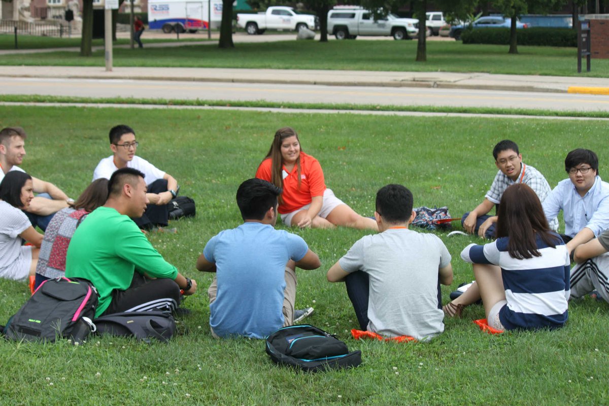 illinoisnsp's tweet photo. Orientation Leaders from the 2016 OL Team during NSP International Student Orientation 2016! #OLife2016 #FlashbackFriday #NSP https://t.co/LPEnUGuesS