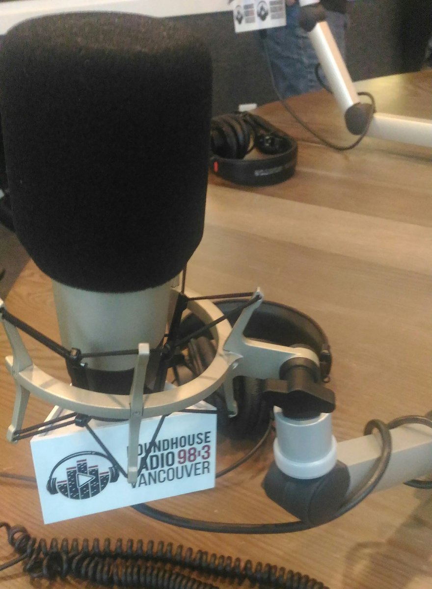 cj_s's tweet photo. Thanks @Roundhouse983 for showing us around this morning! Fun fieldtrip! #cmfieldtrip #cmvan @talentlove https://t.co/4eSttlPSkP