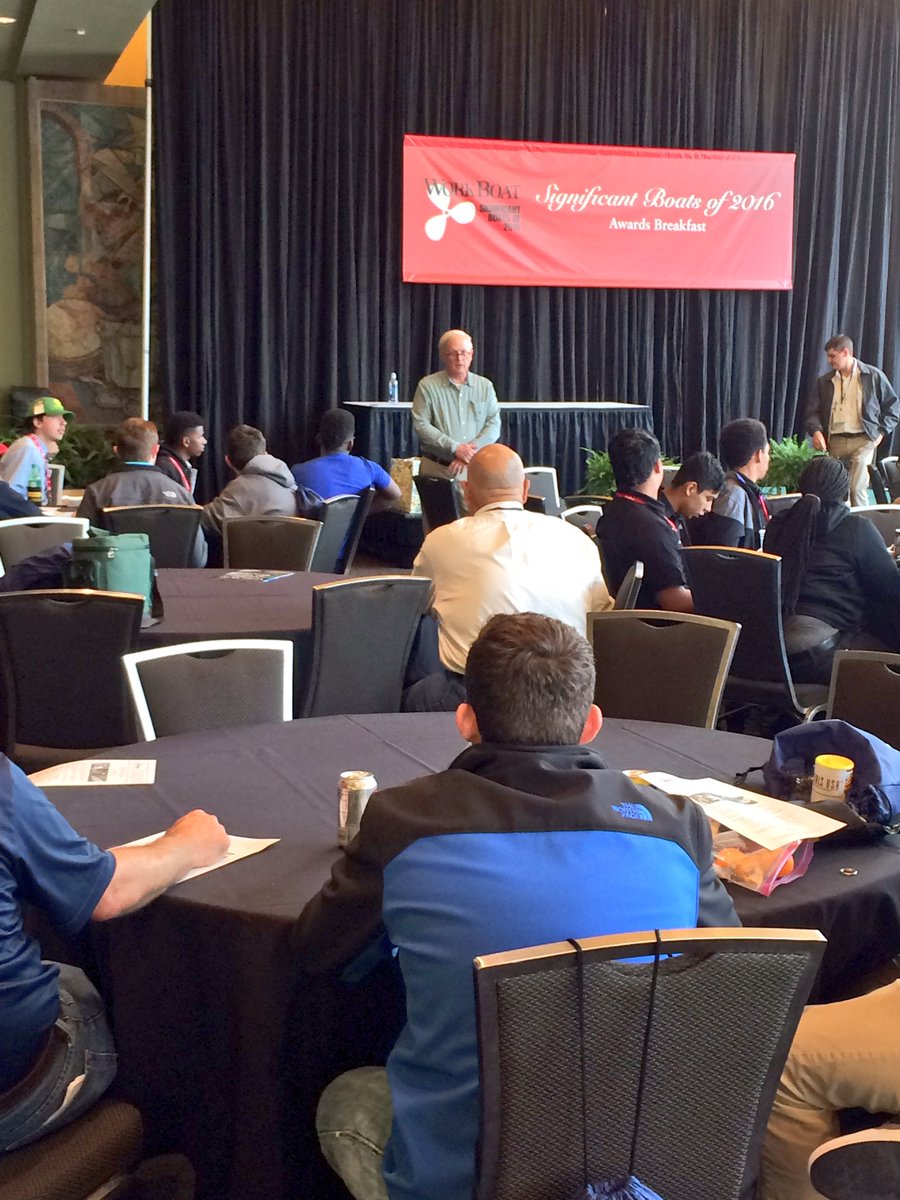 LouisianaWorks's tweet photo. Dan Summit, logistics online program developer from Delgado speaks with students during lunch time. #IWBS16 #Stppschools #LWC #LaWorkforce https://t.co/AotXh9Us8L