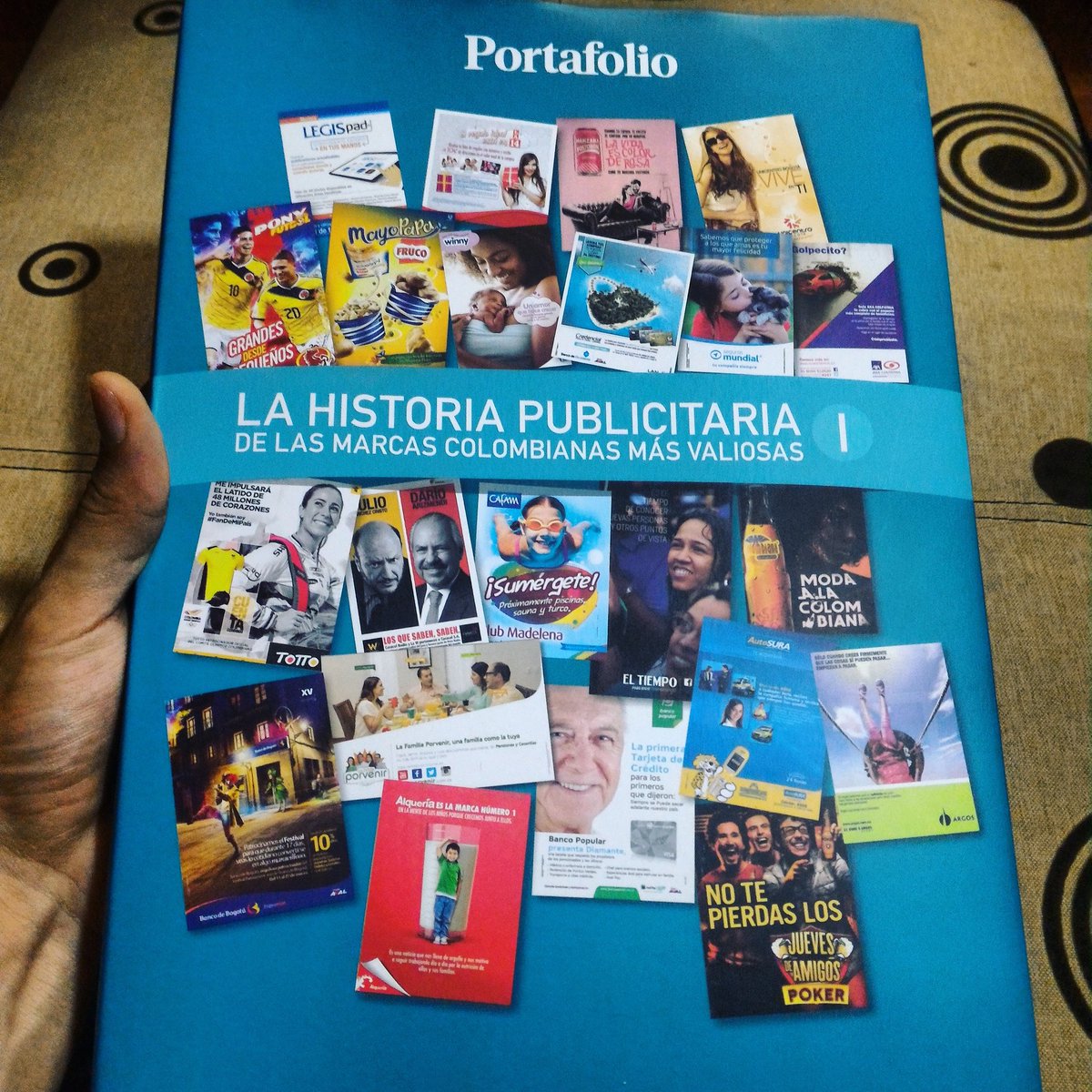 javierdiazr's tweet photo. Conociendo 'La Historia Publicitaria de las marcas colombianas más valiosas' (I edición de Portafolio) 😊Gracias @PonyMalta_  por el detalle https://t.co/WGdJcgMPwB