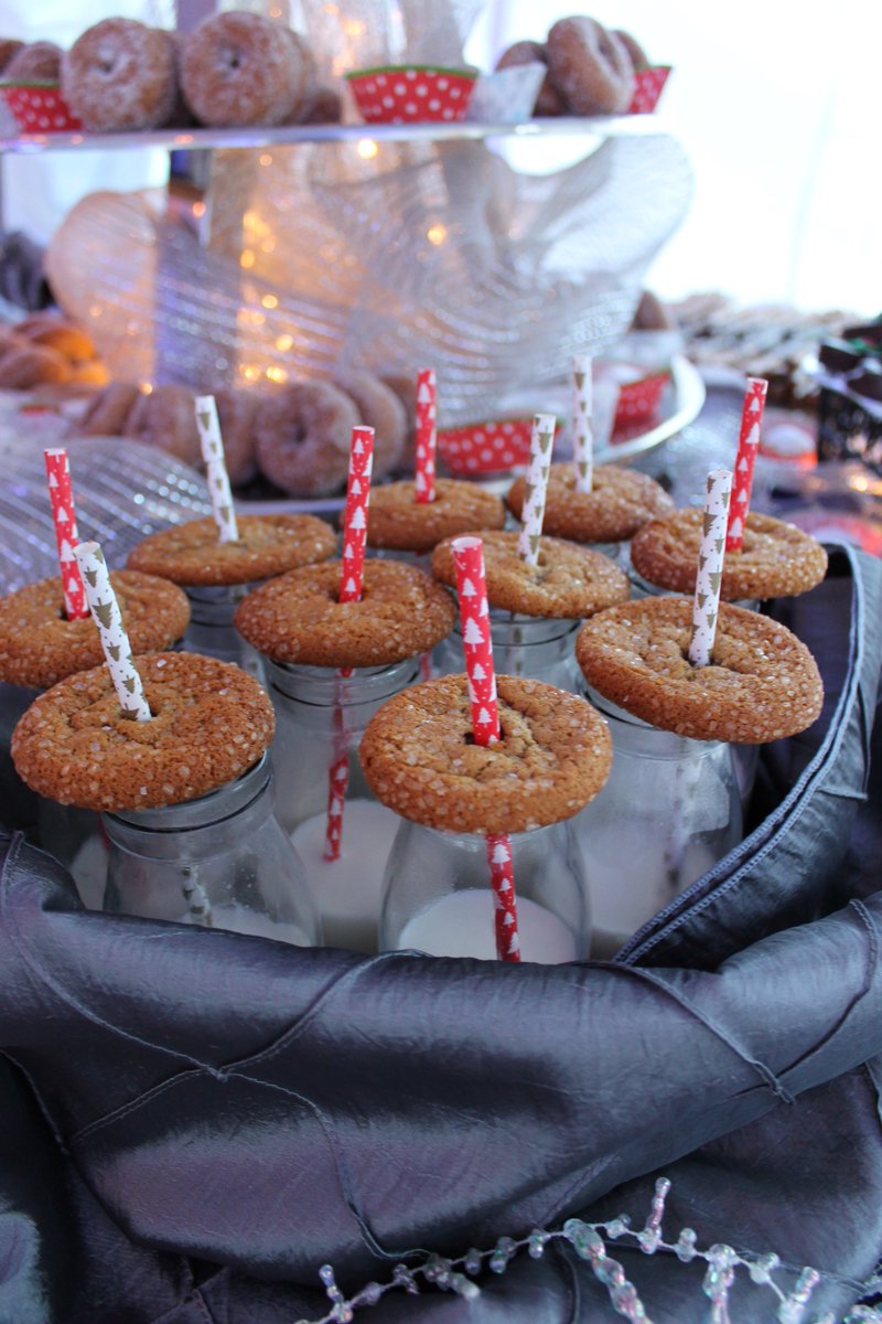 UNHCatering's tweet photo. "Have a "sweet" holiday gathering this year! Contact us to start planning all the fun details: https://t.co/V8n30Yzau4" https://t.co/GWlqQ6lOhq