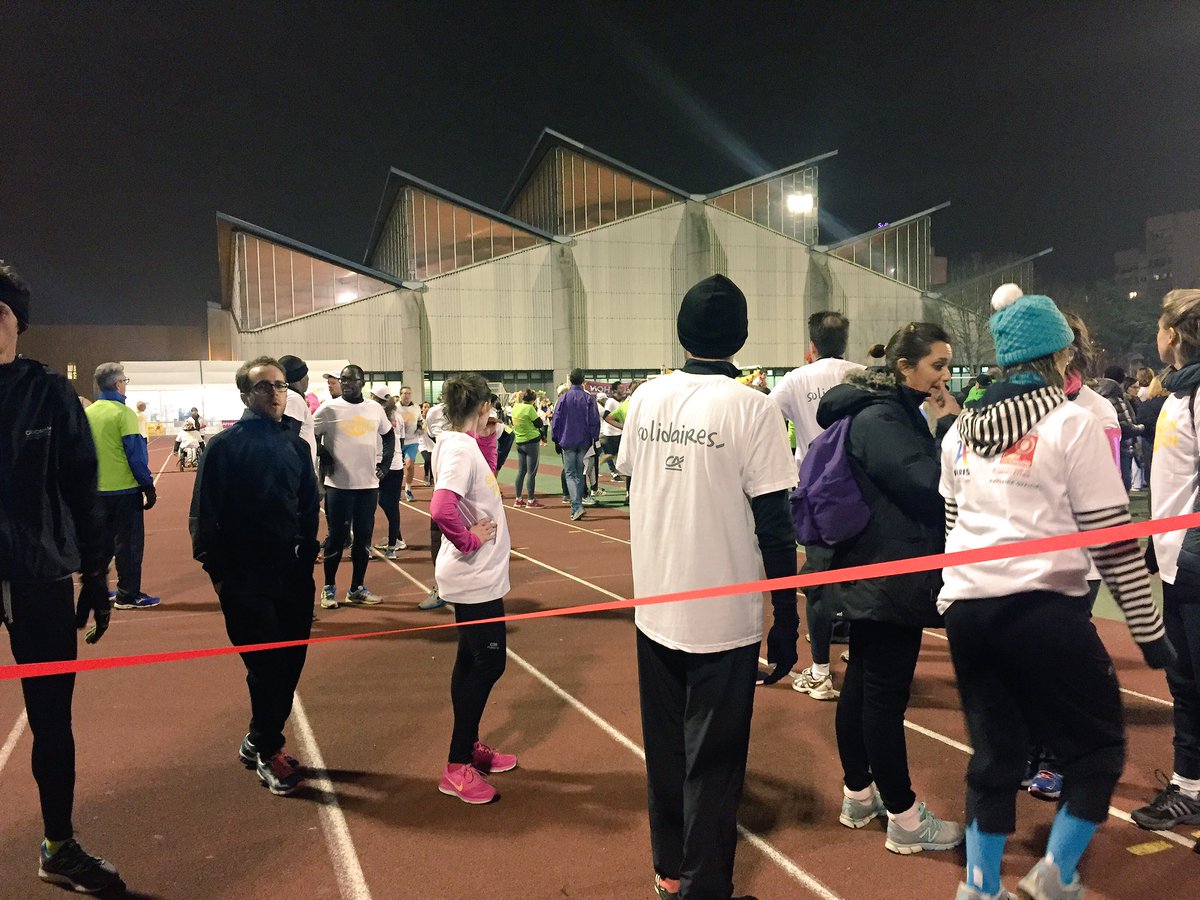 CACEIS's tweet photo. Top départ dans quelques instants #tcf2016 #Telethon2016 ! Les coureurs sont dans les starting-blocks @TelethonFinance https://t.co/6n579ueOxH