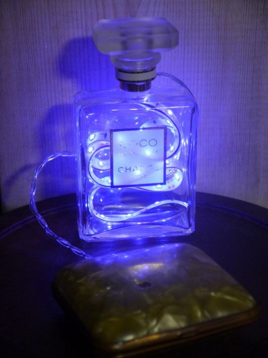 r3cycl3dd3sign's tweet photo. LED Perfume &amp; Alcohol Bottle Lamps https://t.co/mUOxlInYjs Internal 12v battery #handmade #Rosberg #FestiveFriday #keepingorder #onlinecraft https://t.co/NFOQ4IpZPI