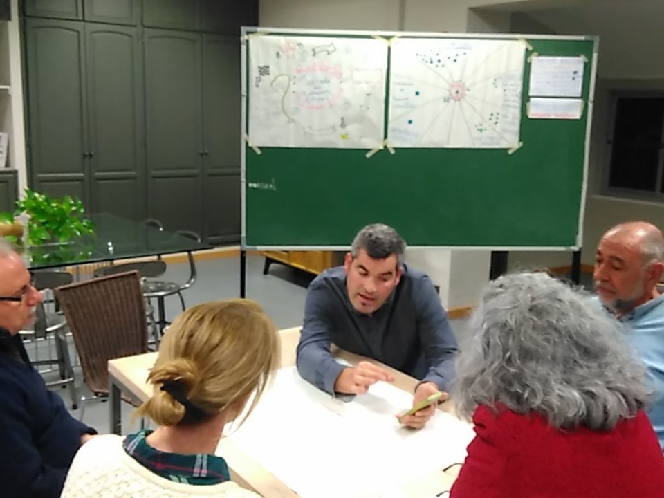 redverso's tweet photo. Hoy estamos en sesión de reflexión y cohesión grupal en @redverso . Reinventándonos!! https://t.co/L7BJw5YiBX