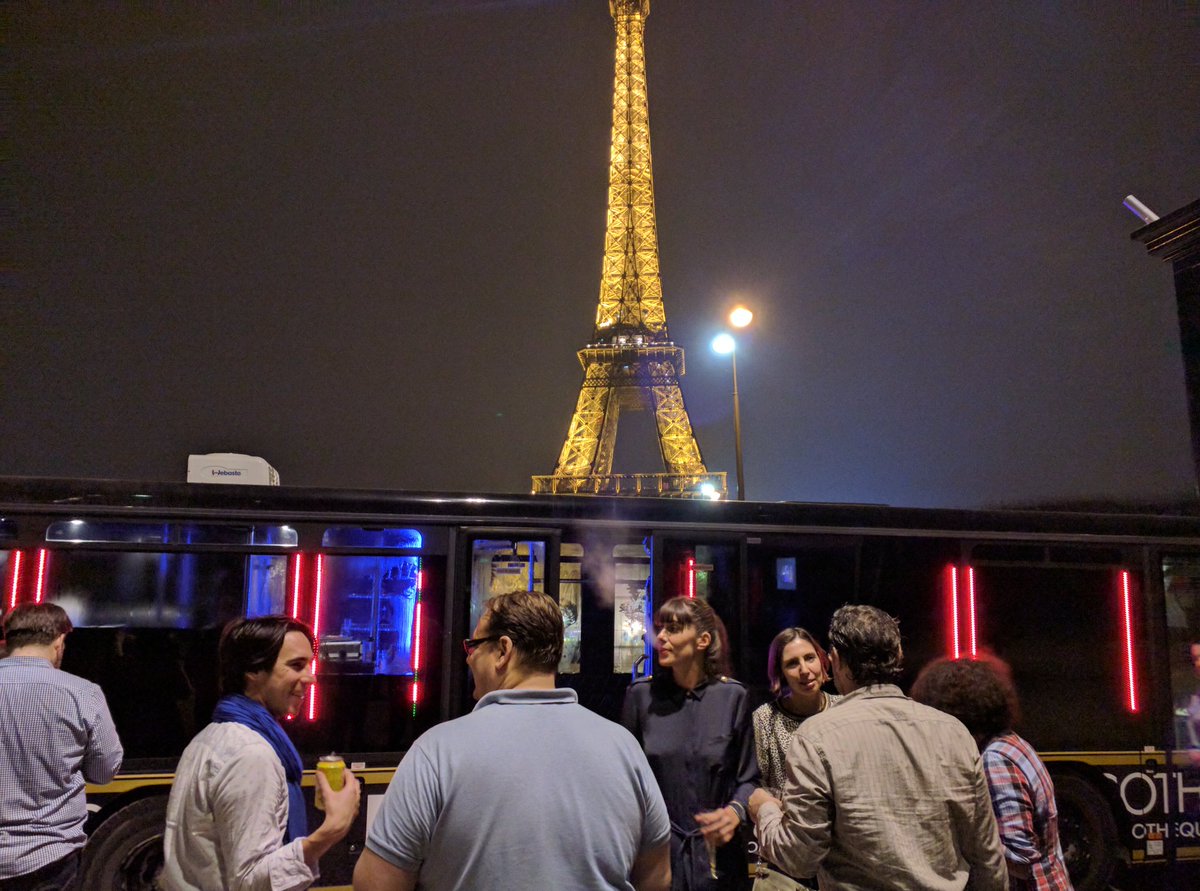 gregblay's tweet photo. Party bus avec le zoo, souvenir souvenir 😉 @damienviel à quand un twitter party bus ? @Jackie_Du_Monde https://t.co/lnnGYEjoXG
