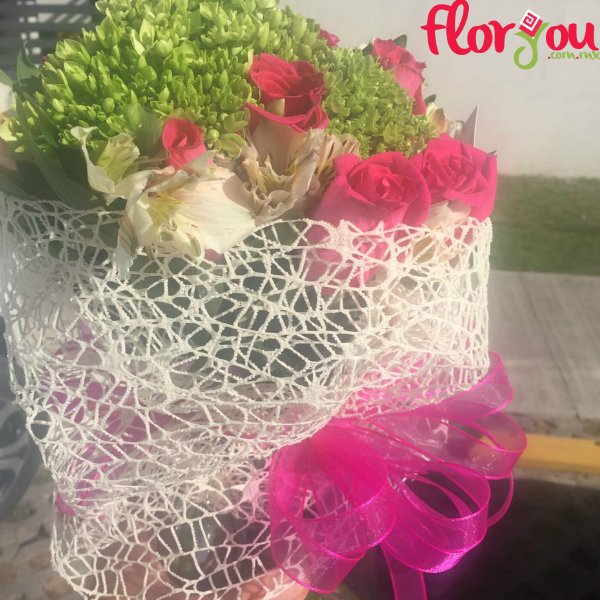 FloryouMx's tweet photo. No te imaginas lo mucho que me https://t.co/4knfIHSGue importas...
#flores #reagalamor #floryou https://t.co/ySeCqcbYSZ