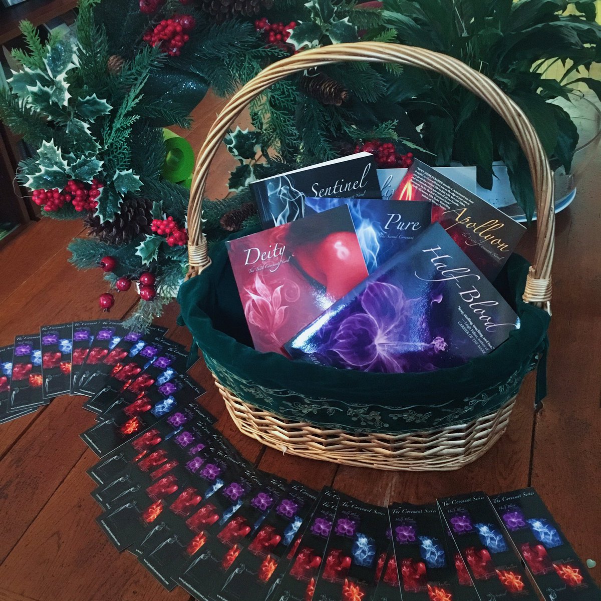 SpencerHillP's tweet photo. Are you a fan of Jennifer L. Armentrout?!? Enter to win The Covenant series! RT &amp; Follow to enter. US only. Ends 12/31 @ 11pm EST https://t.co/BaERQnr8a1