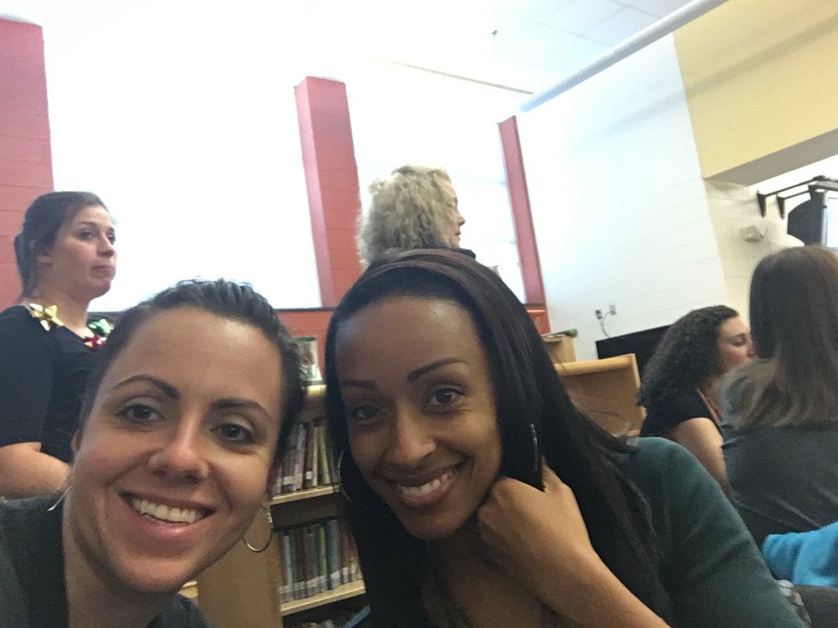 TufillaroClass's tweet photo. Thanks @CarolinaBraces what a great lunch! #bces @littime @DrSandyChambers @b_sbouchard @cgordon1022 @Kramer1stgrade @KawsarChavez https://t.co/NEMv4gB5l3