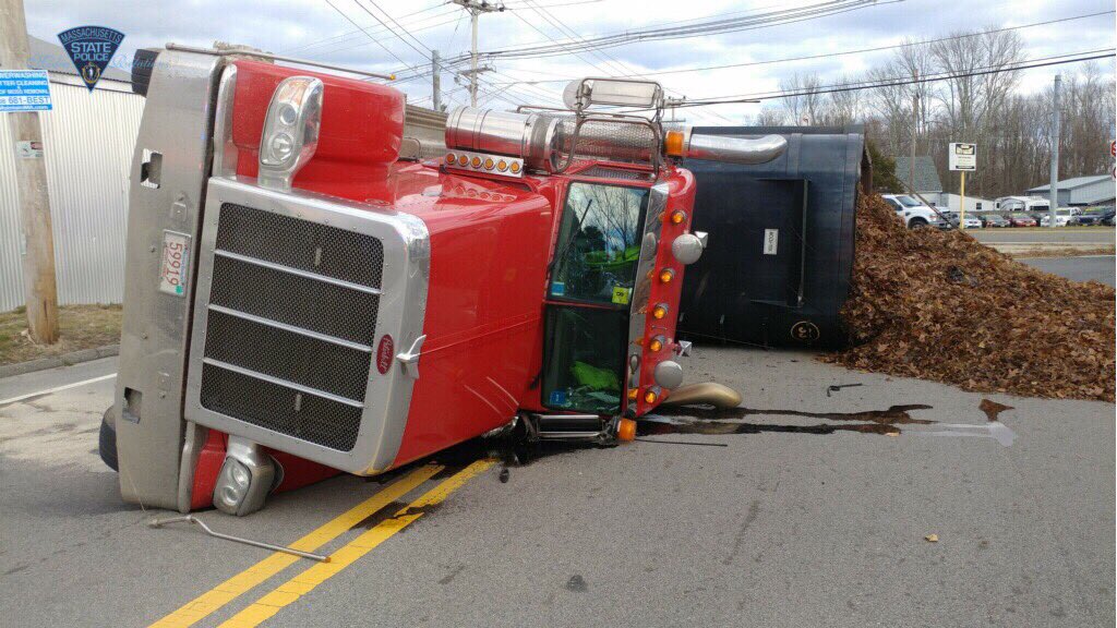 MassStatePolice's tweet photo. #MAtraffic Rollover Crash, no injuries, Rte 1 at Rte 140 in #Foxboro. https://t.co/YMtIsdpVNv