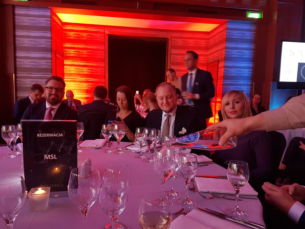 shejnowski's tweet photo. Gala #zlotespinacze ruszyła. GO @MSLGROUP_Poland! https://t.co/0f13lj6Hgq