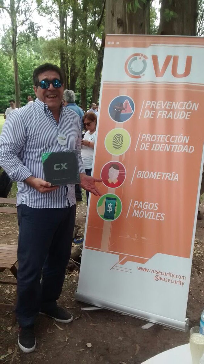 vusecurity's tweet photo. Estuvimos presentes en el #ddc2016 go @cmazalan !@sstranieri https://t.co/FjsP69rrsZ