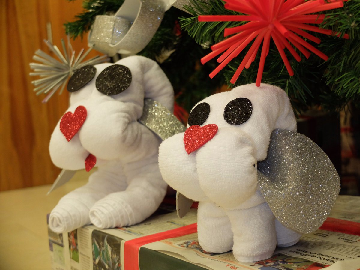 sedrul71's tweet photo. la decoración del hotel #trypoceanic está preciosa. Muy original y todo con material reciclable. Los perritos son una cucada.#xmastryp https://t.co/qRn7StutUO