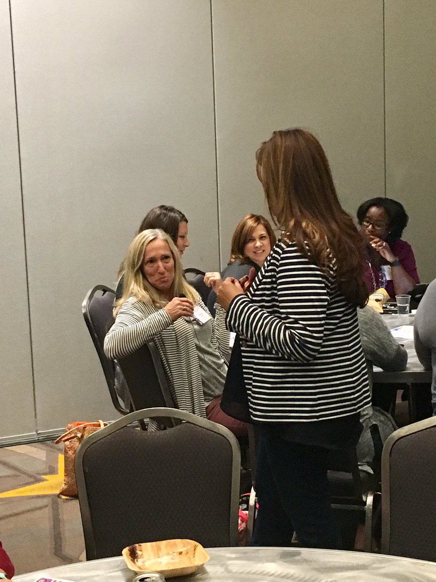 stephanieLCZ's tweet photo. Hacienda Heights rock stars presenting at the @lead4ward think! conference! Soooo proud of you guys! #ThinkPlayGo #THEDISTRICT https://t.co/LGC9WUJBtV