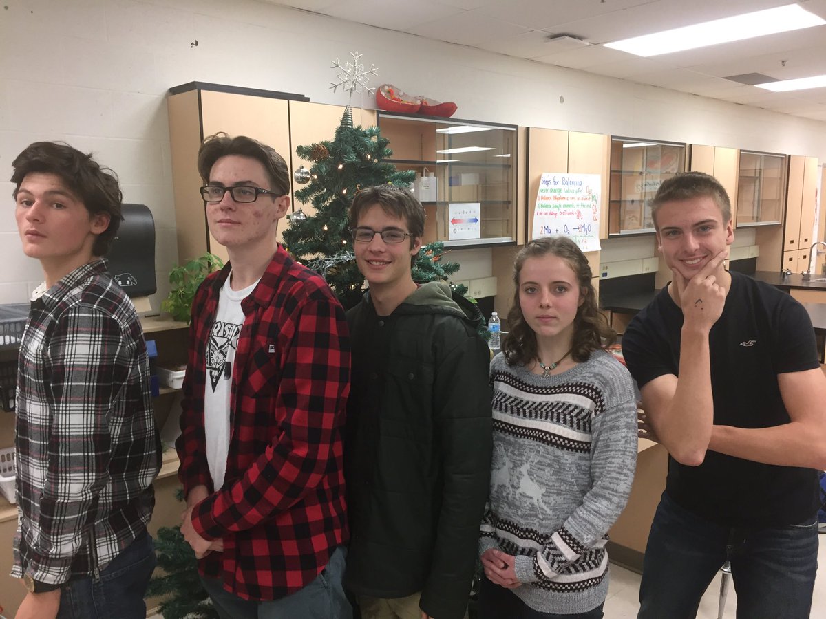 sta_science's tweet photo. The first of many awkwardly posed #family photos in front of our Christmas tree #wearefamily #stascience @STA_CSS https://t.co/RRn8Qc9jLI