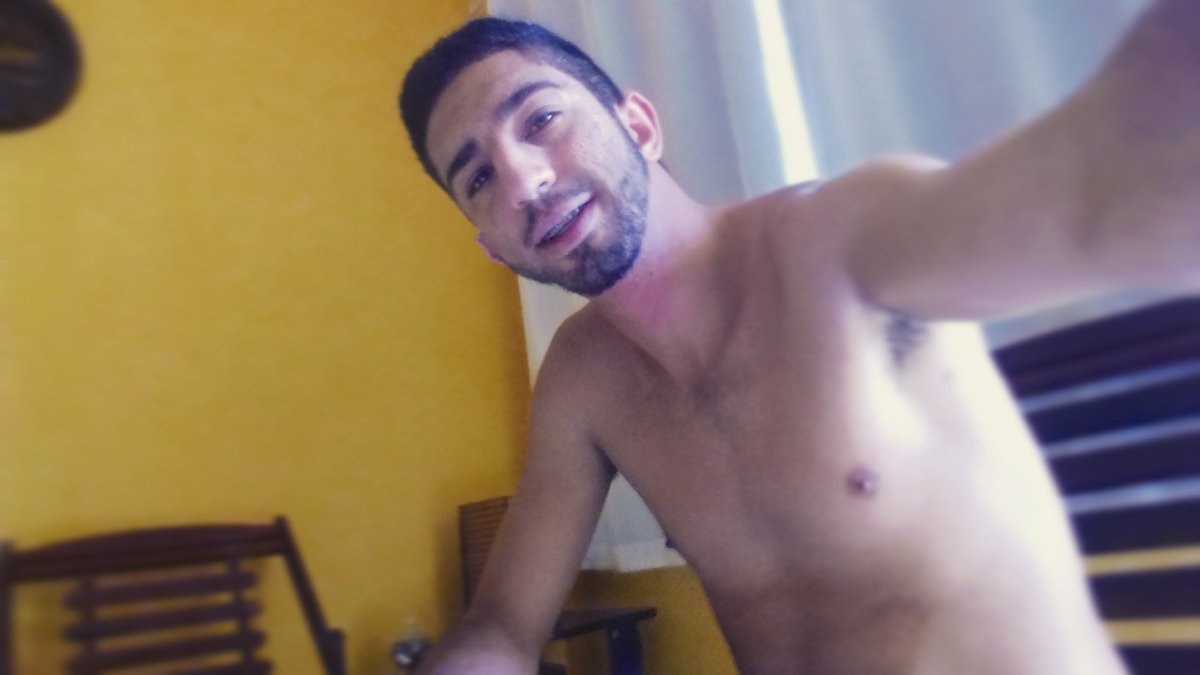 flaviocaraciolo's tweet photo. Preparando o fígado pra mais tarde !
#zaxclub #openbar #mulhervip 🍷🍹 https://t.co/ZGHJQq7OIh
