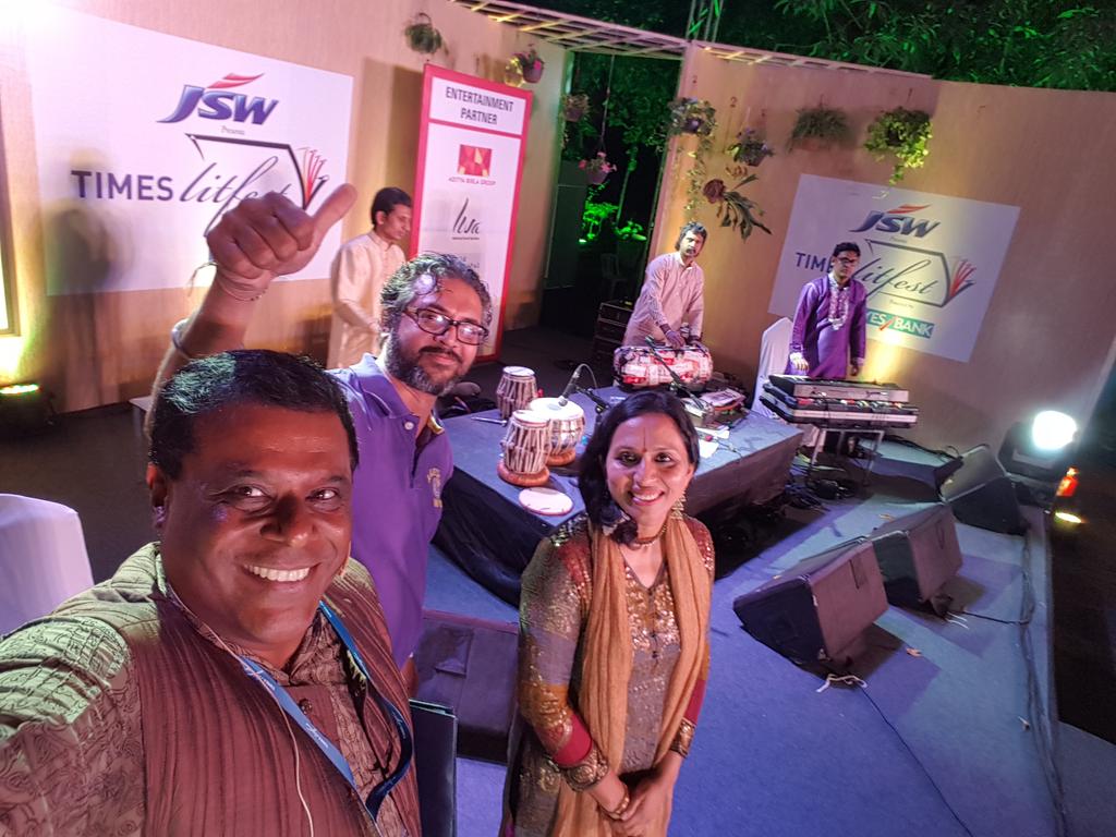 AshishVid's tweet photo. A wonderful time collaborating and performing with the Uber talented Vidya Shah and Saumya Joshi for the Times lit fest @parthivshaw https://t.co/Dd8Qdpz9Zt