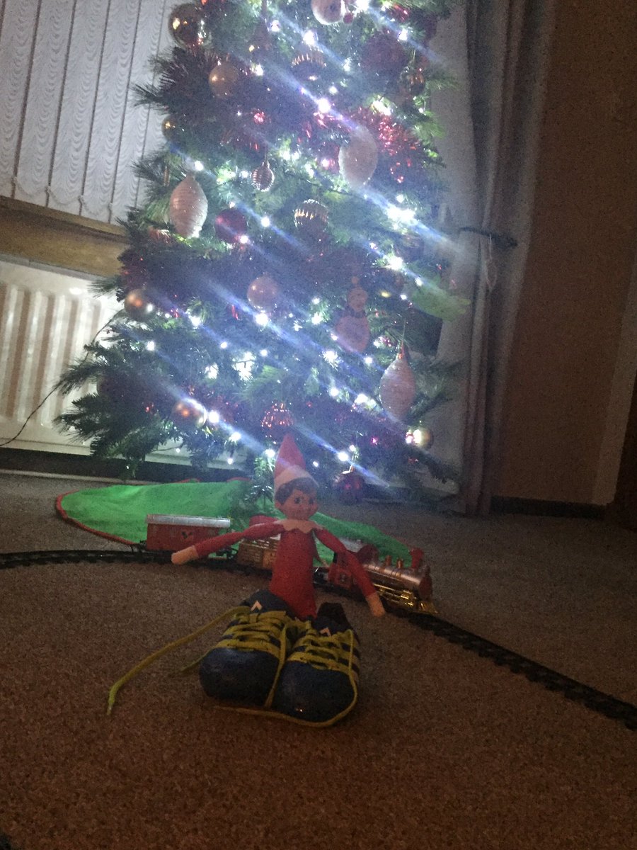 andyflood01's tweet image. Look who's back 😄 #elfonashelf