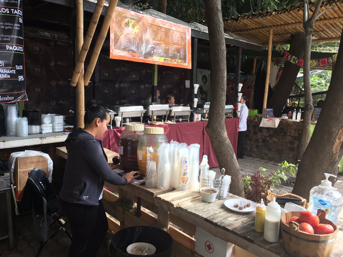 Meatlessbus's tweet image. Los estamos esperando, en @HuertoRomaVerde