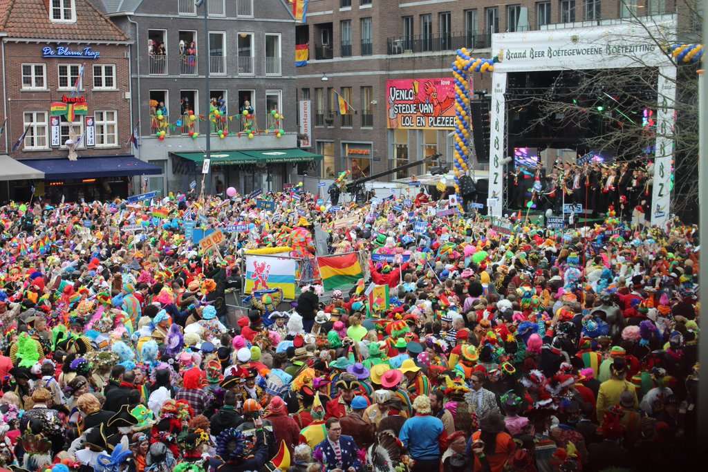 Vanaaf nôw verkriegbaar: de e-tickets veur de Brand Beer Venlo Express 2017! Kiek snel op boetezitting-venlo.nl/trein 
#polsbendjes <a href="/L11Alaaf/">L11 Alaaf</a>