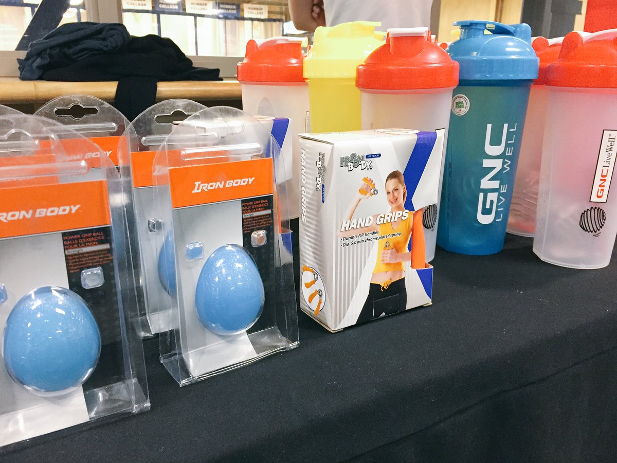 GHFutureStudent's tweet photo. Swoop's having a great time with everyone at the United Way Spinathon! The energy was incredible in the room! 🚴‍♀️🚴#CycleForChange https://t.co/MjNJvtz6bO