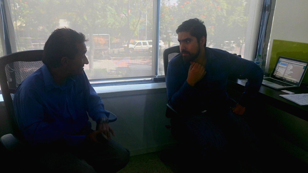 Intercambiar opiniones, consejos, ayudarse mutuamente... ¡así se trabaja en una comunidad de #coworking! Ven a #Epicnest y vívelo.