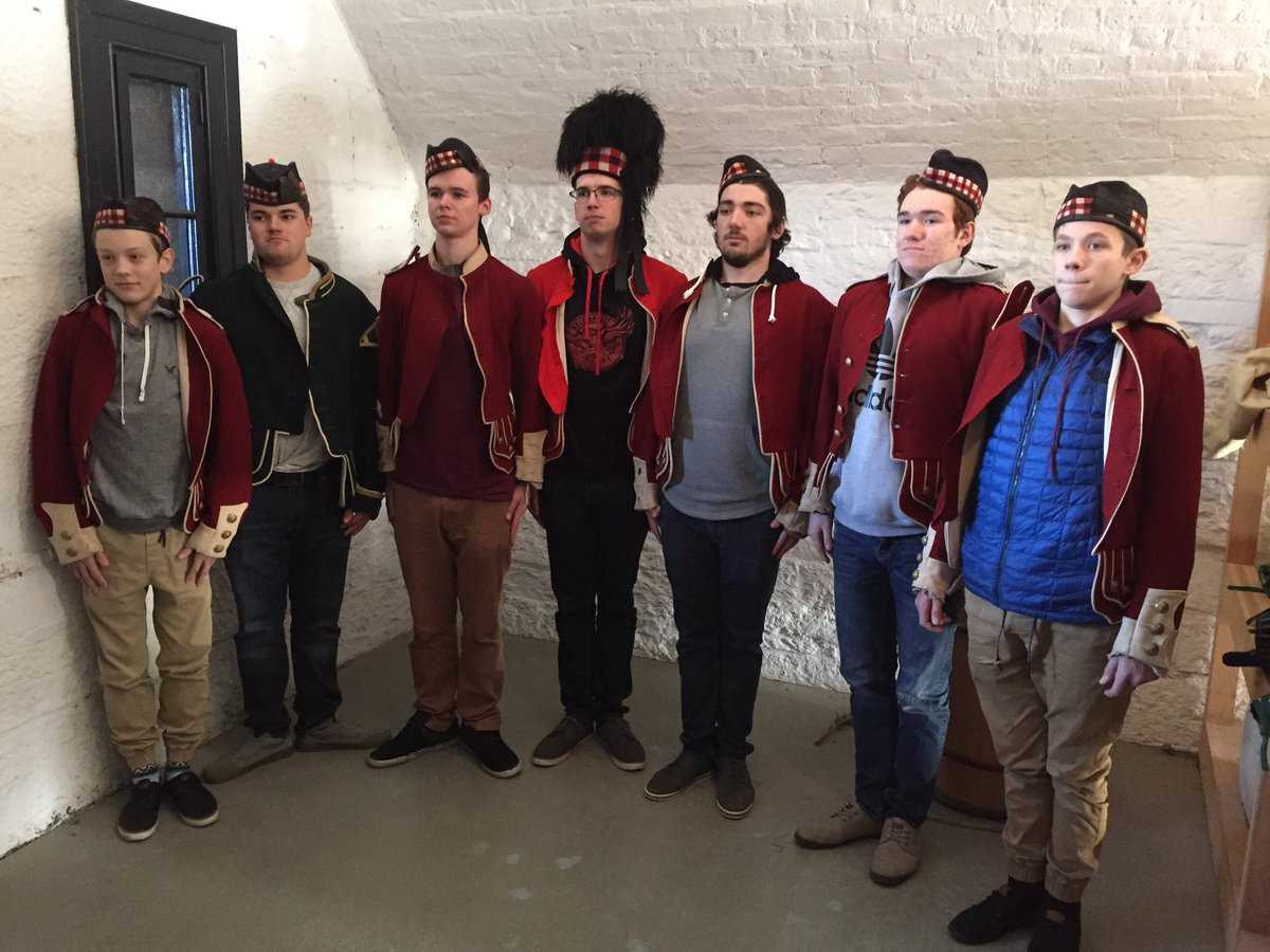 MrODea135's tweet photo. @HolySpiritHS 
Falcons hockey tour of the Citadel. Players challenged to stand guard. Morrisey is the winner, Holloway comes 2nd
Great tour! https://t.co/cueS3HtTDq