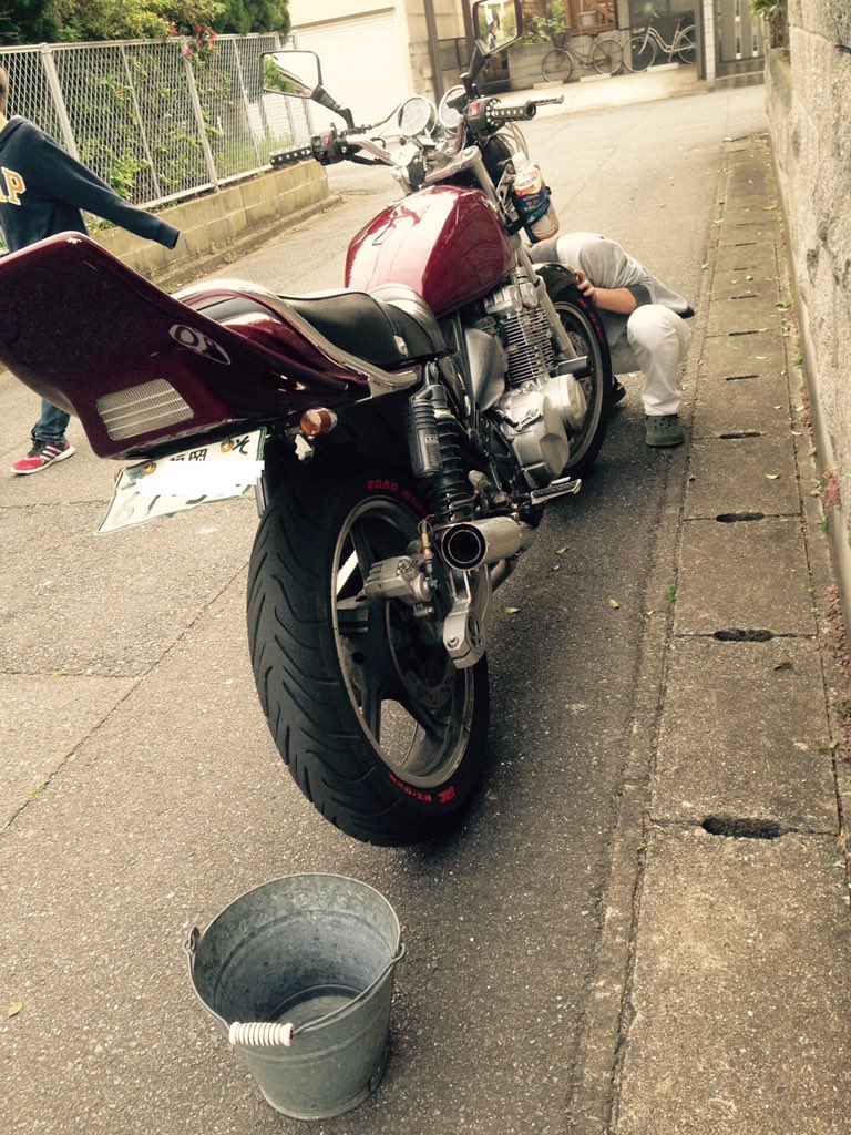 mr2n38n8's tweet photo. .

ゼファー400売ります！
2型です！
値段は15万円です！
車検は切れてます
パーツ持ってる物全部付けます
バッテリー、プラグ交換
キャブ洗浄しました！
シート2種類
テール3種類
テールランプカバー2種類
その他色々あります！
詳しくはDMにてお教えいたします！ https://t.co/r21ArLcDWX