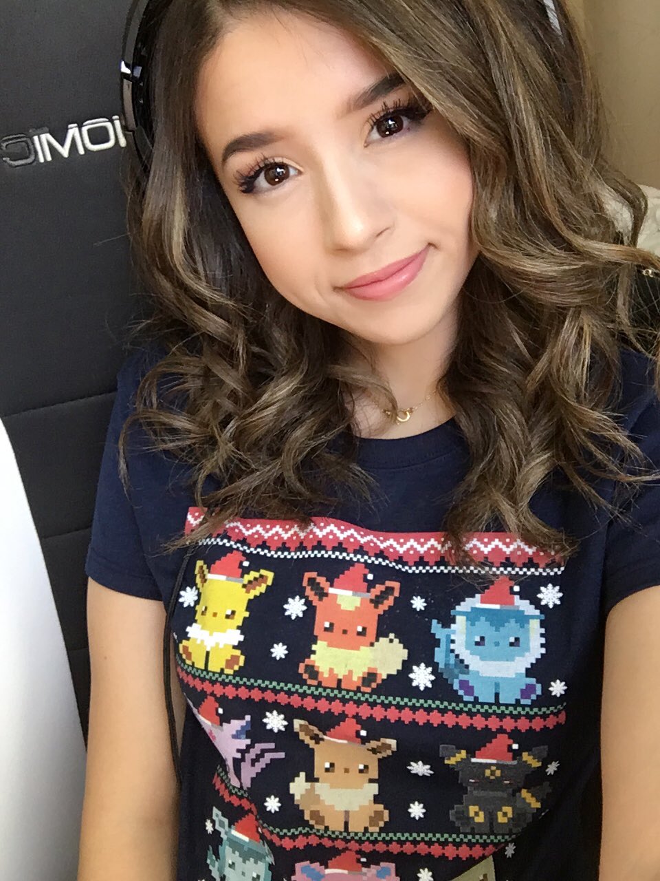 pokimane on Twitter.