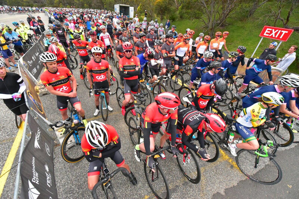 Start line! Good luck to all the  riders today✌🏼️🏆