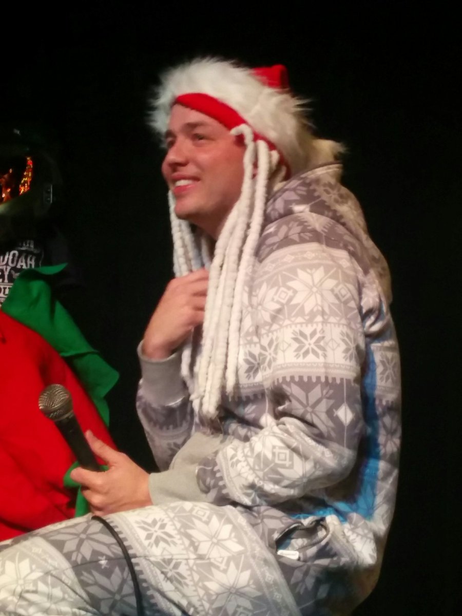 bethc729's tweet photo. .@drabtshirt looks so cozy! #boadlive https://t.co/gLPqzSDdDp
