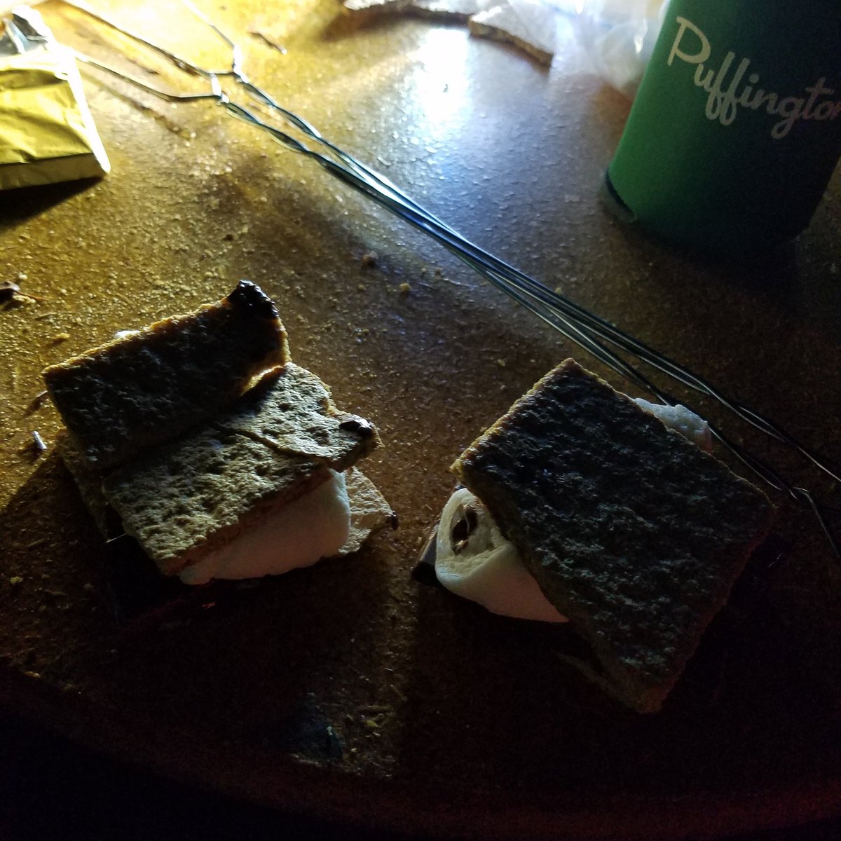 pitch_n_puff's tweet photo. We do munchies right.
#smores #smokesesh #puffingtons #pitchnpuff #redeyes #cali #cartgirl #redeyes #maryjane #sweettooth #munchies https://t.co/l9emU6WLB3