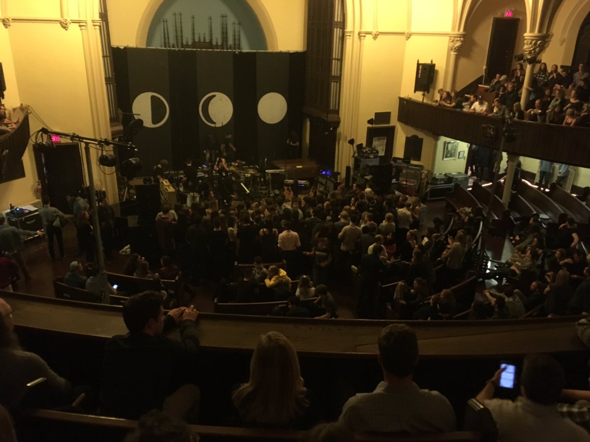 McKinvenJ44's tweet photo. Anxiously waiting for @halfmoonrun in #ygk. Millennials smashed up at the stage, old fogies in the balcony. #FullCircle #NoBeerThough https://t.co/mDFCv8Yp9x