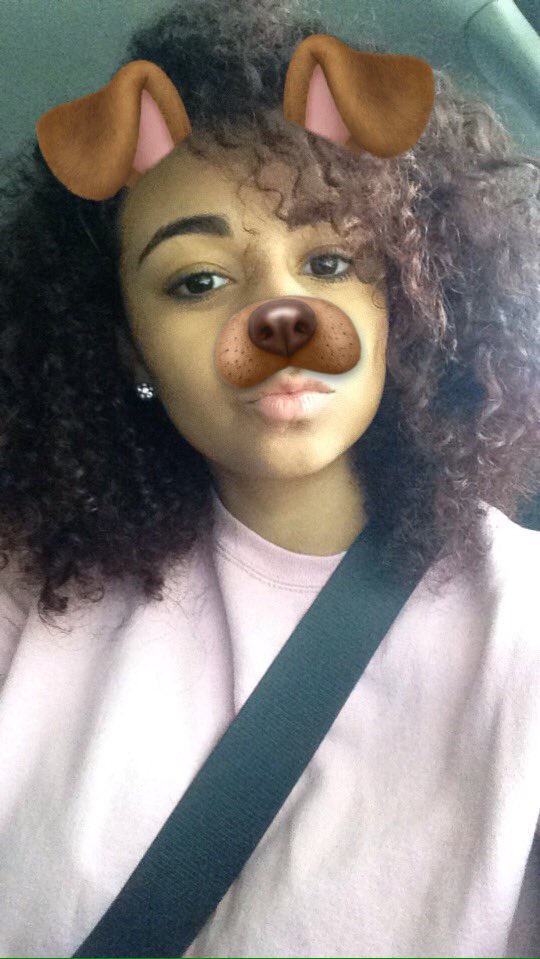 Debraciana1's tweet photo. Pink and curls➰ https://t.co/AygJEJrf5m