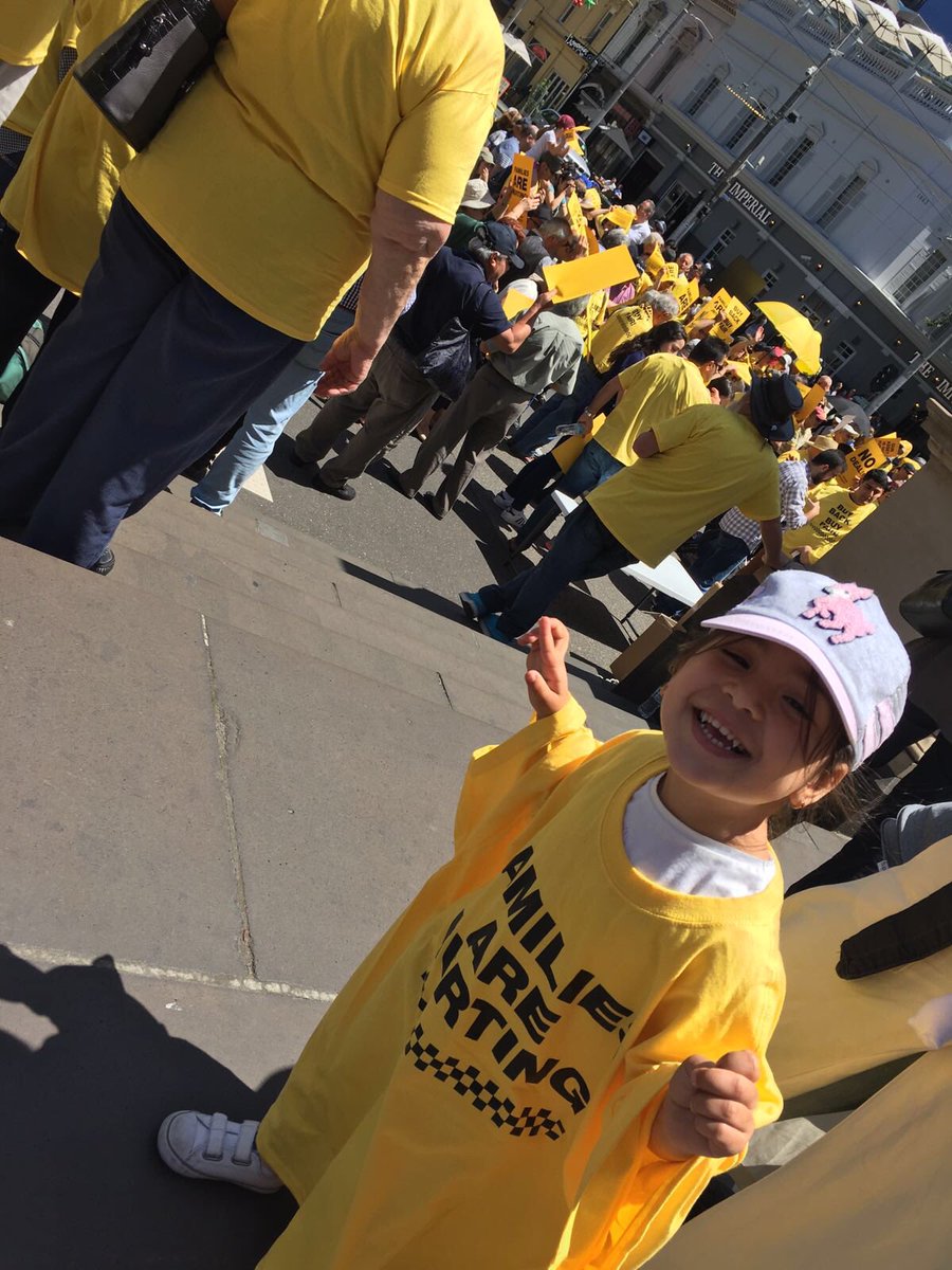 TaxiStorie's tweet photo. @JacintaAllanMP https://t.co/s3jULaoKFt
Mass Taxi & Hire Car Rally #PleaseBeFair 3rd Dec 2016 Parliament House, Spring St #taxi #springst https://t.co/WwQXnKaFWb