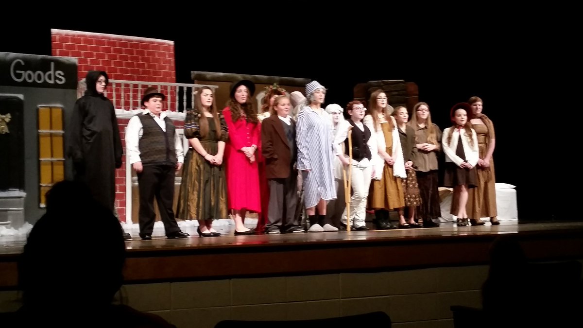 MrsZink136's tweet photo. Enjoyed the EWMS Drama club's performance of A Christmas Carol.  Such talented, young students. #EWGameOn https://t.co/BqQK1C4zPo