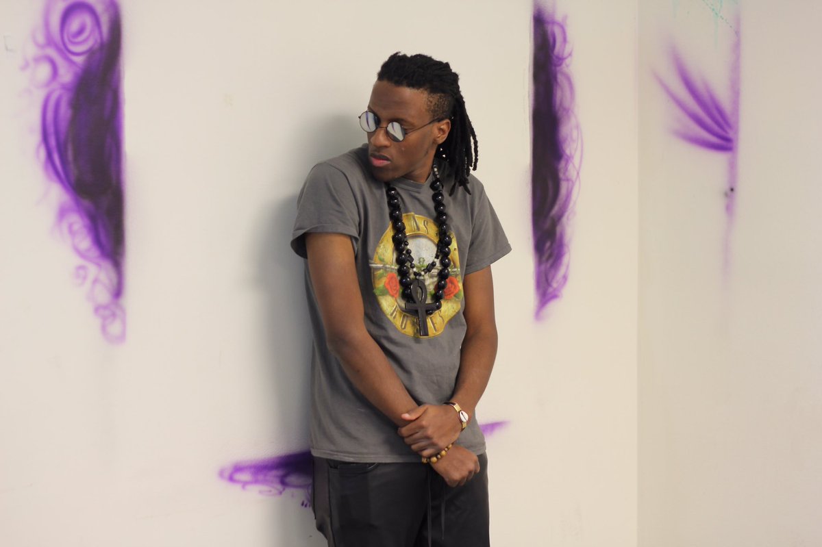 remixlive's tweet photo. @RizenLion new music coming soon photo cred me inside me studio #ReMixlive https://t.co/pz8O3Xz6gw
