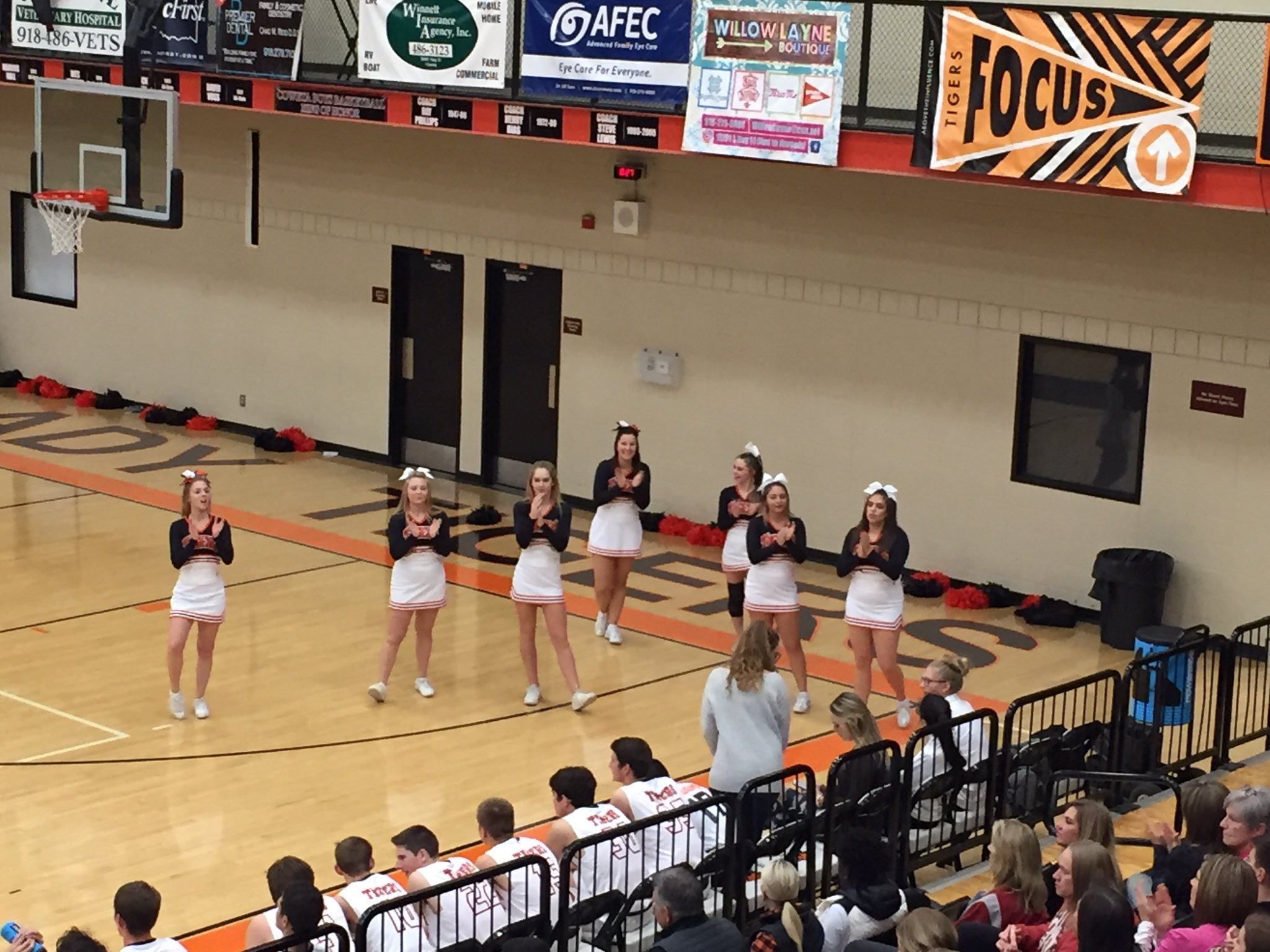 coweta-tigers-tv-on-twitter-cheerleaders-and-drum-line-rocking-the