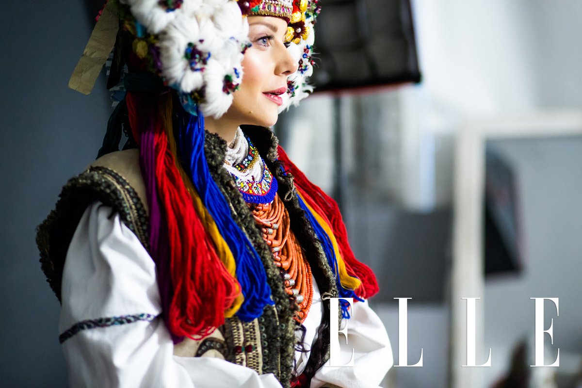 LearnUkrClub's tweet photo. Tina tried Ukrainian wedding costume
ТІНА у весільному вбранні.
#ukrainianlanguage #speakukrainian #ukrainiancourses
#learnukrainian https://t.co/8mpUP7Gyfu